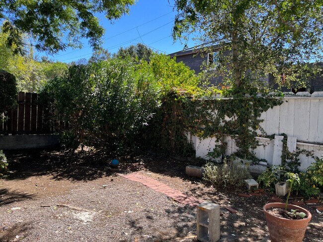 Building Photo - 331 Cerro Romauldo Ave