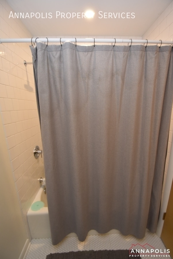 Building Photo - 364 Dun Robbin Dr