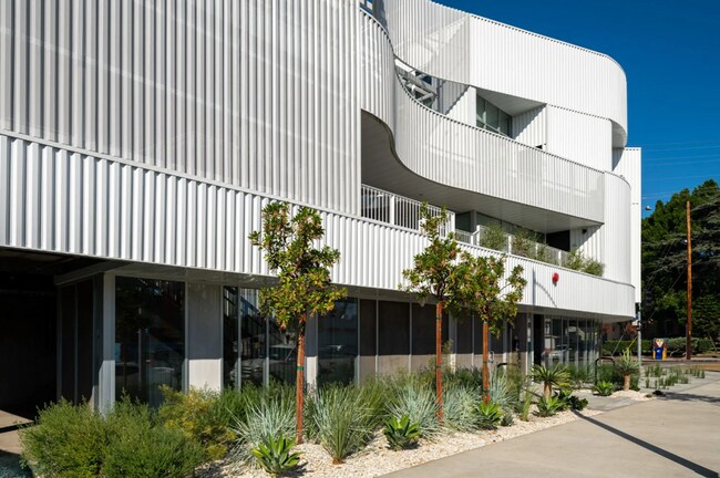 Building Photo - Modern - 2 Story Loft