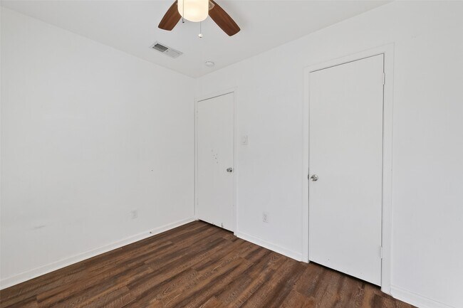 Building Photo - 23567 Pine Forest Dr