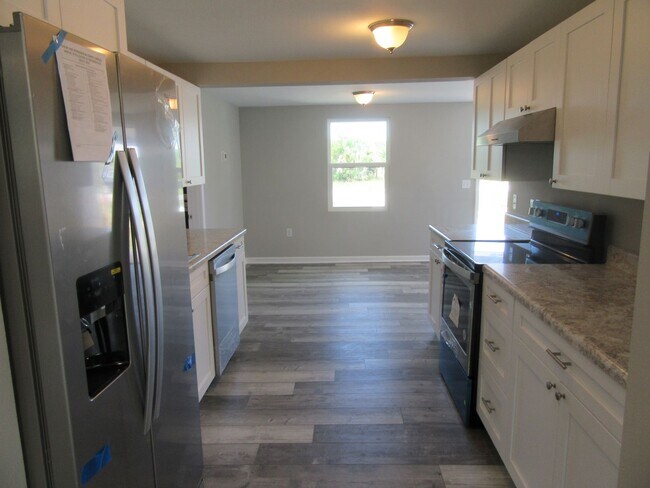 Building Photo - 9823 Clarence St