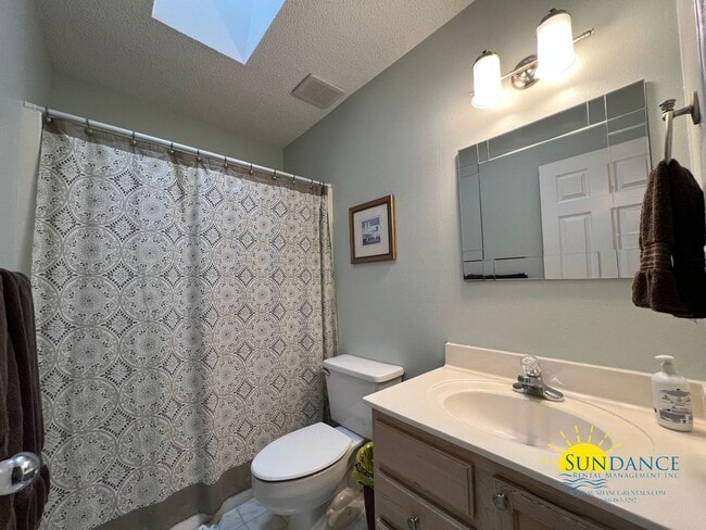 Building Photo - 451 Forest Glen Pl