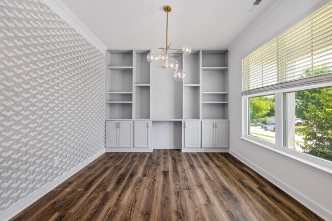 Building Photo - Spacious 5 Bedroom 3 Bath Home in highly sought after Walnut Creek!