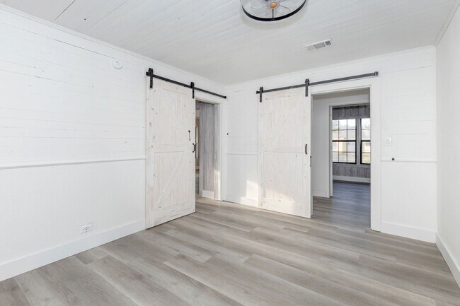 Building Photo - Fully remodeled home for rent!
