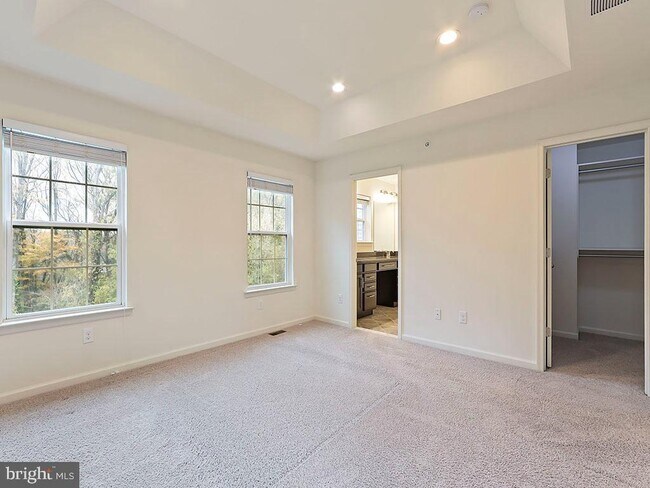 Building Photo - 523 Chestnut Ct