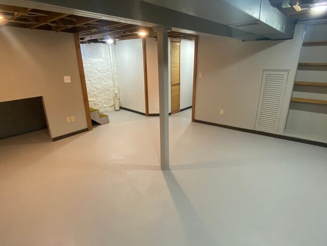 Building Photo - 2-Bedroom 1 Bath Ranch Style Home on Wausau's West Side