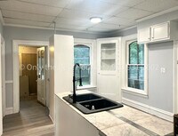 Building Photo - 120 E Franklin Ave