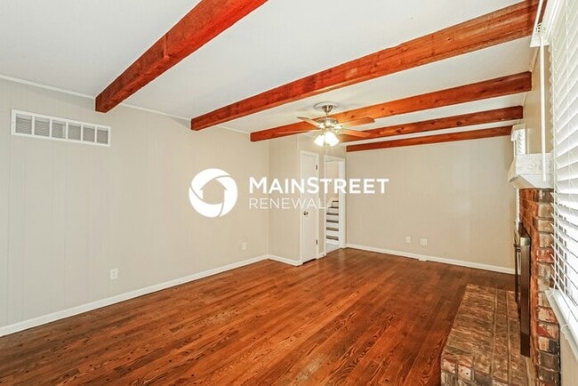 Building Photo - 3 Bedroom Pet-Friendly Home in INDEPENDENCE, MO with Main Street Renewal