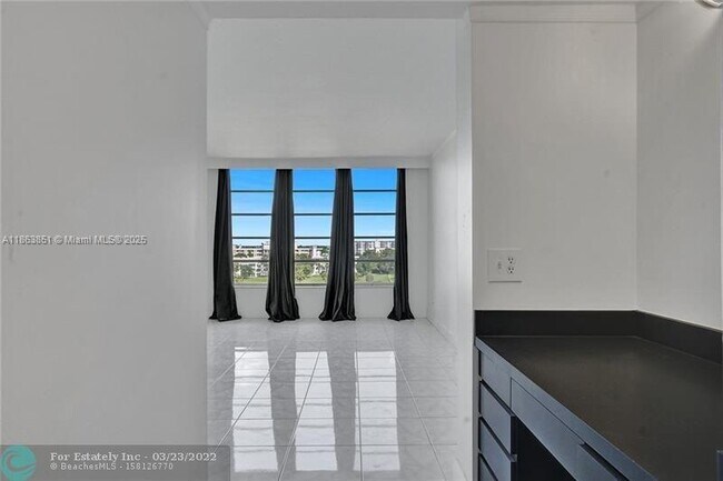 Building Photo - 2661 S Course Dr