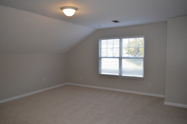 Building Photo - 1401 Peppermint Ln