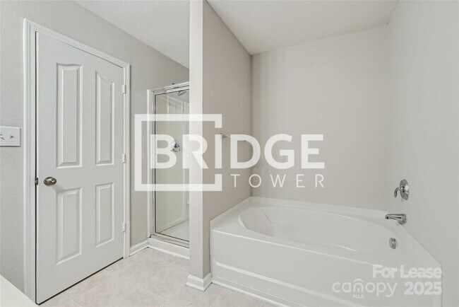 Building Photo - 2100 Cranberry Woods Ct
