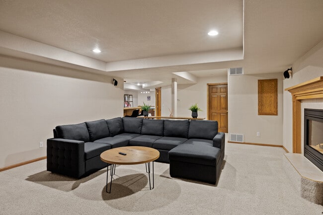 Building Photo - 23679 Dogleg Dr