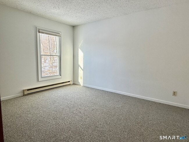 Building Photo - 22 Dartmouth Dr