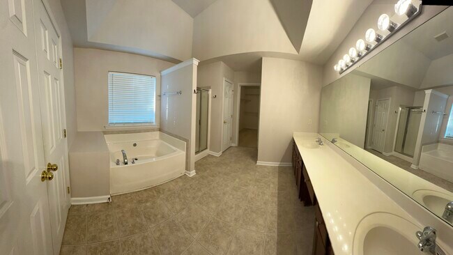 Building Photo - 15037 Taylor Ridge Ln