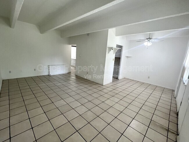 Building Photo - 364 S Ironton St