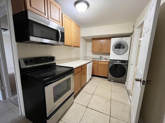 Building Photo - 75 Marblehead Rd