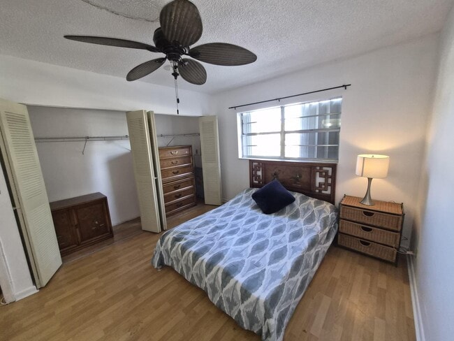 Building Photo - 100 Royal Palm Way