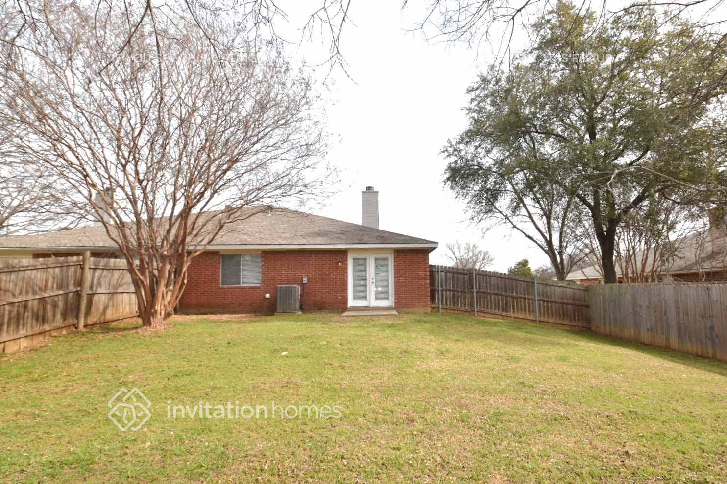 Building Photo - 3909 Honey