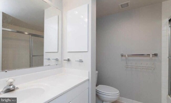 Building Photo - 1230 23rd St NW