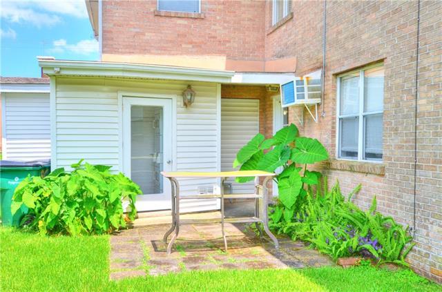 Building Photo - 318 Ridgelake Dr