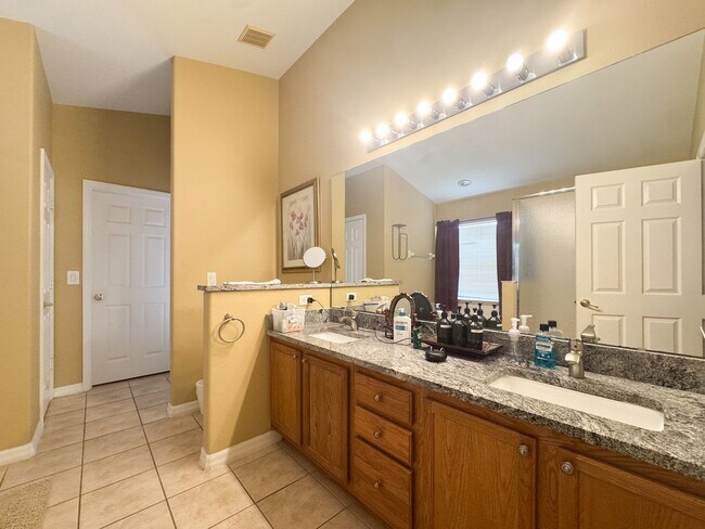 Building Photo - 3154 Samosa Hill Cir