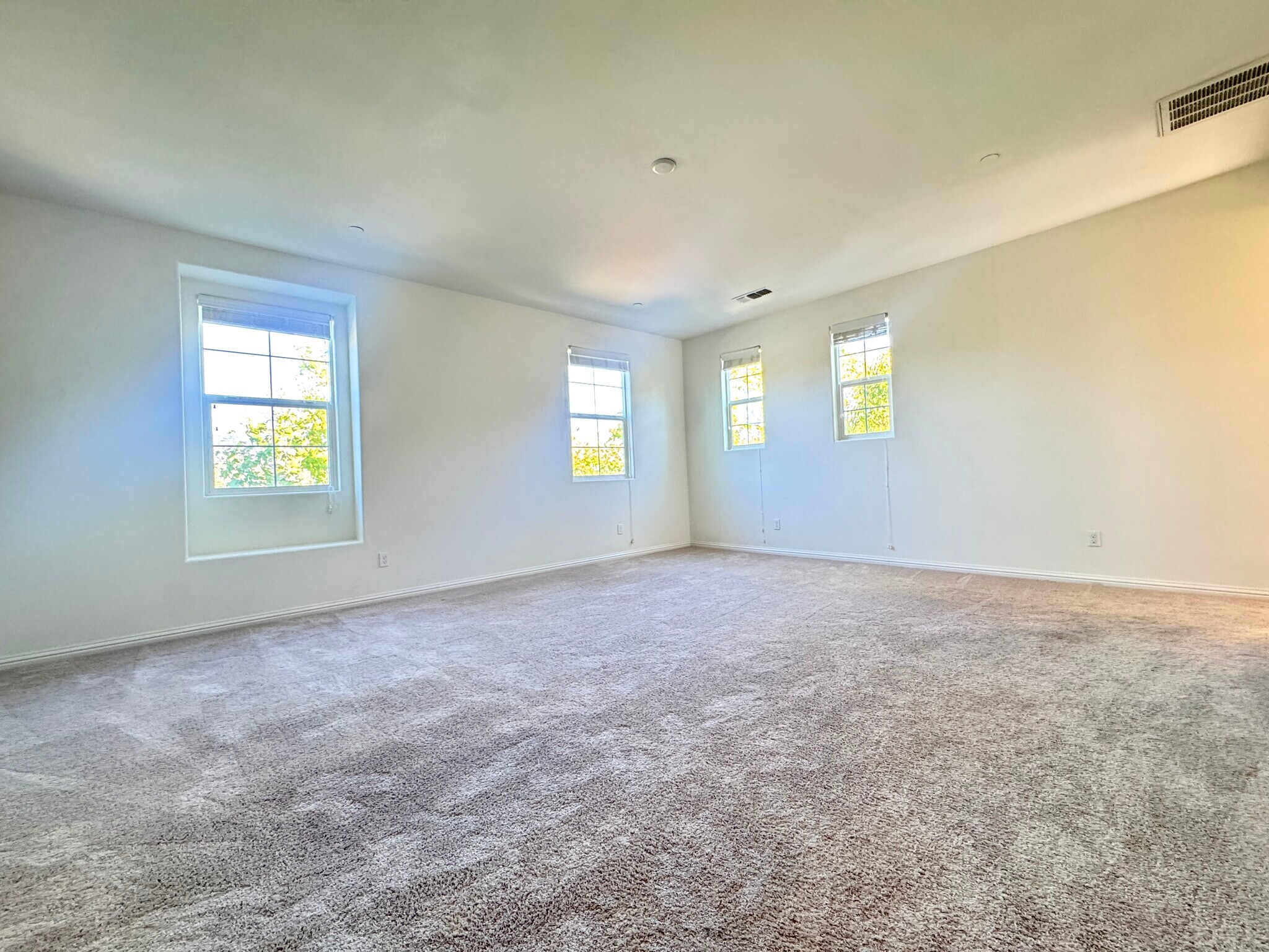 Building Photo - 2616 Admiral Cir