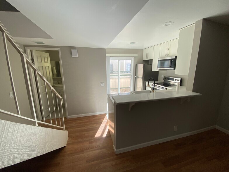 Building Photo - 8791 Gilman Dr
