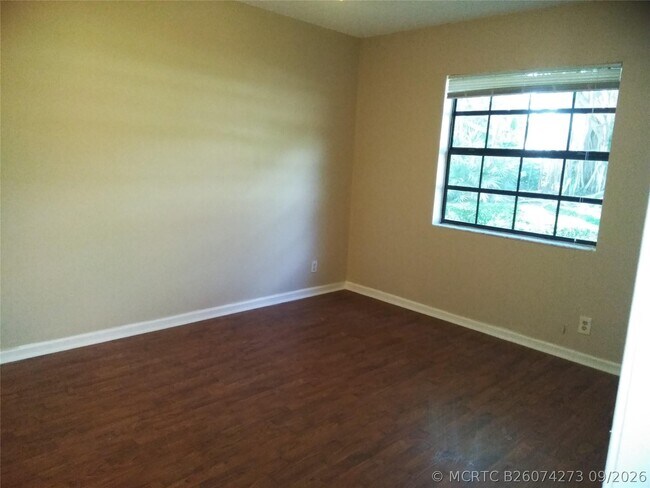 Building Photo - 301 Norwood Terrace