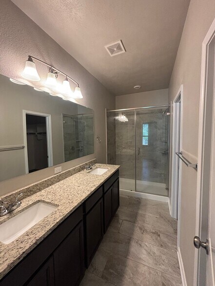 Building Photo - 17349 Cedar Rock Ct