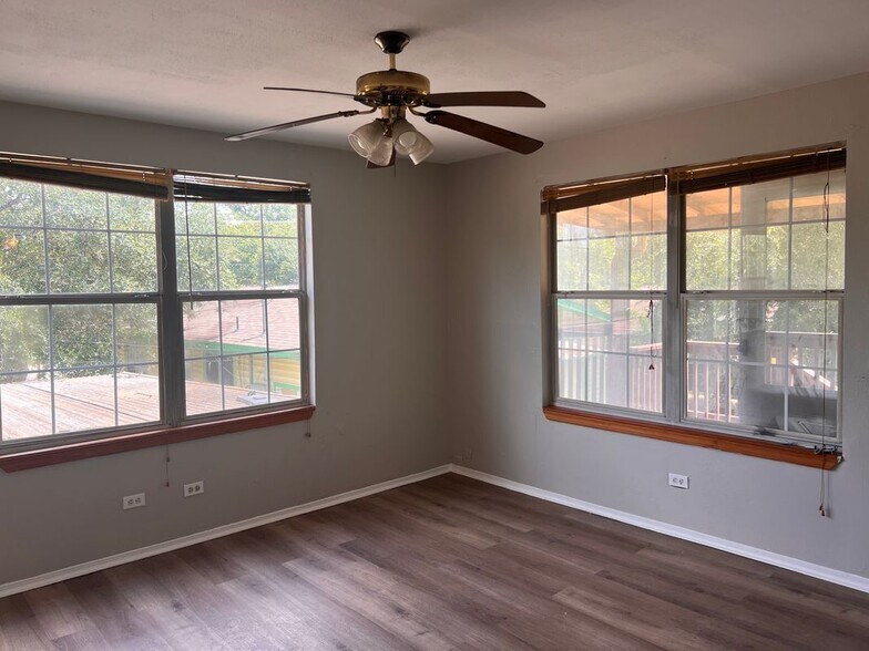 Building Photo - 134 Cheyenne Ave
