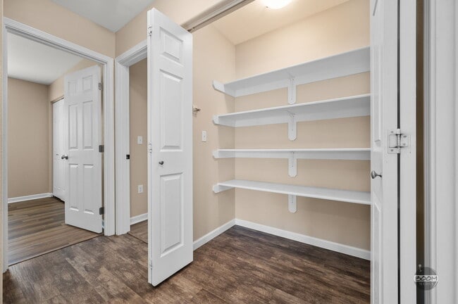 Building Photo - 5503 W Serene Cir