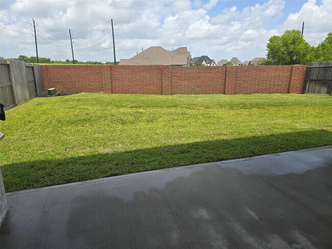 Building Photo - 8711 Fox Trail Dr