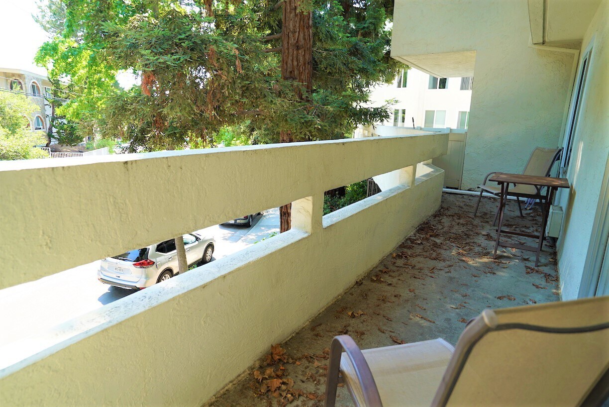 Building Photo - 288 Whitmore St