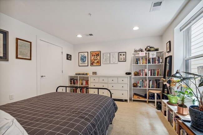 Building Photo - Spacious and Light Filled One Bedroom in Petworth with Parking!