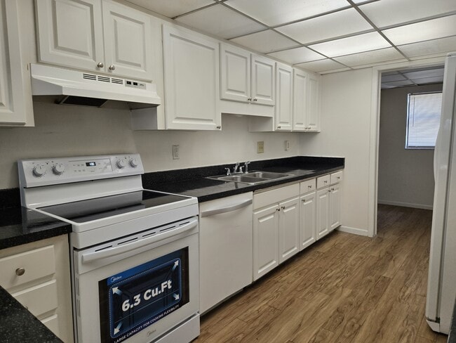Building Photo - 3505 Tarpon Woods Blvd