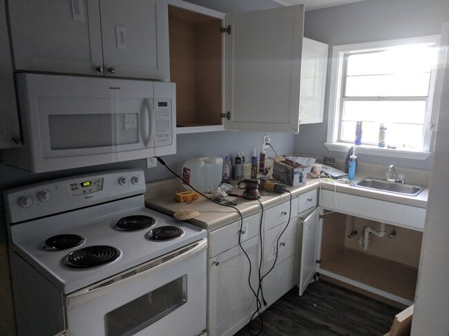 Building Photo - 1006A Mamie Apt