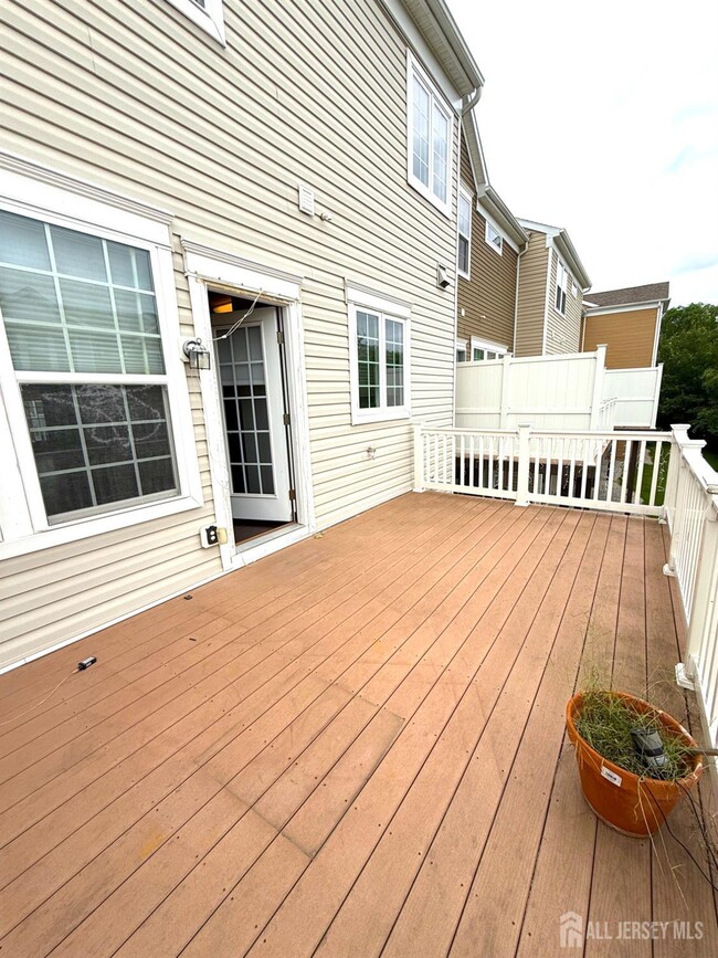 Building Photo - 1305 Hudson Cir