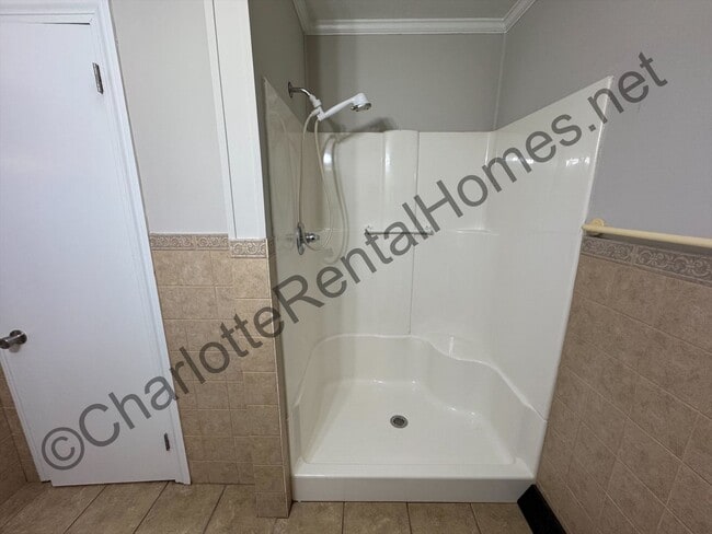 Building Photo - Brick ranch with brick workshop