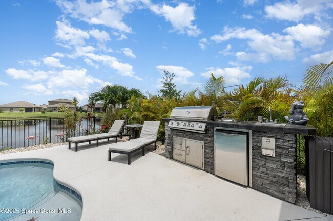 Building Photo - 4499 Alligator Flag Cir