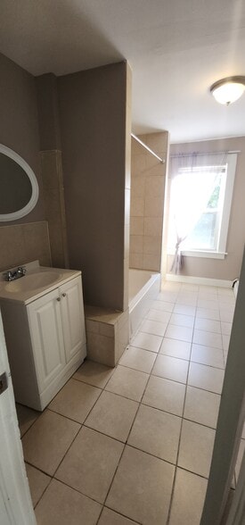 Building Photo - 519 Hopewell Rd