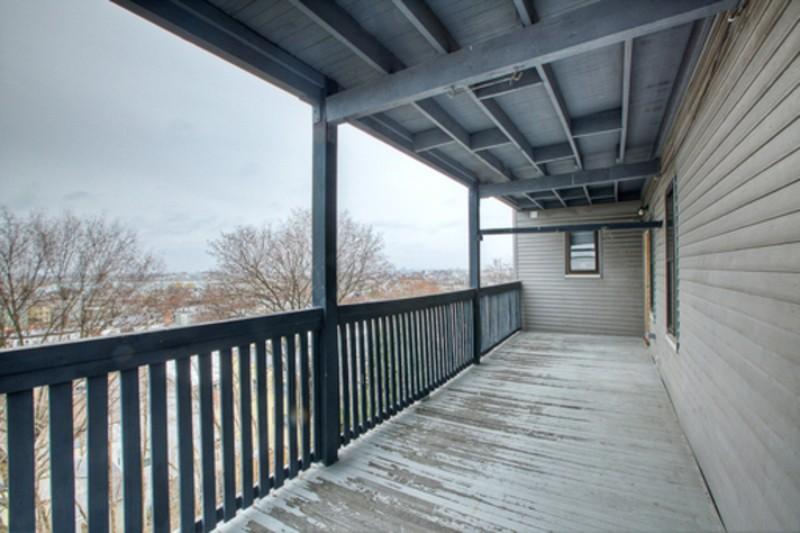 Building Photo - 94 Gladstone St