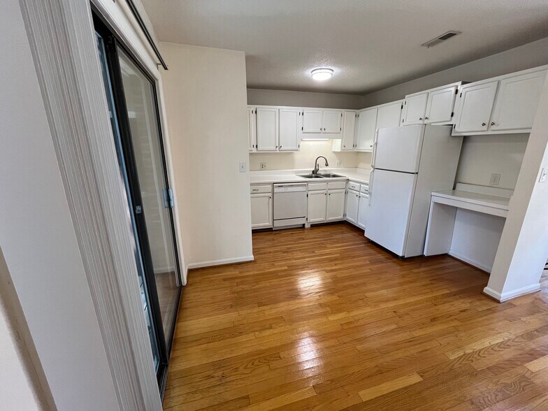 Building Photo - 6828 Ray Rd