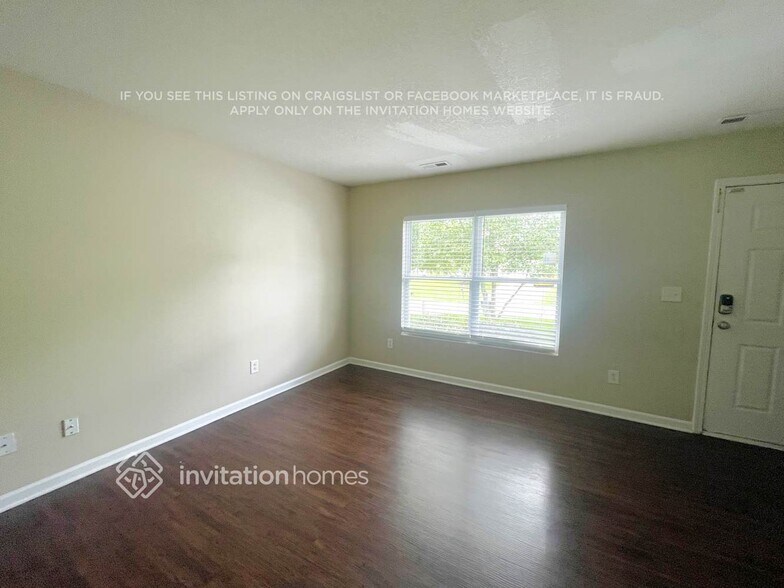 Building Photo - 1737 Red Bird Cir SE