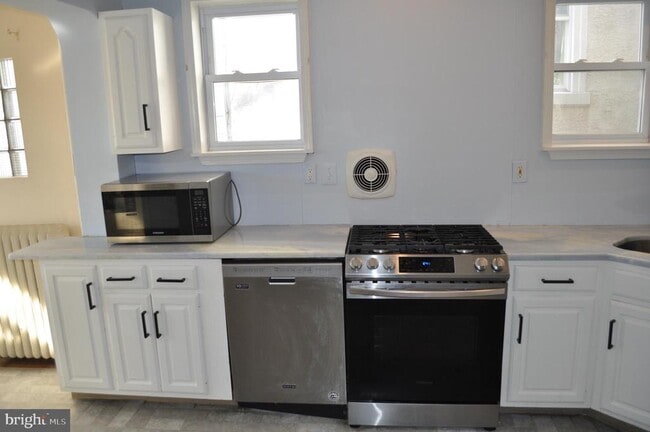 Building Photo - 4104 Terrace St