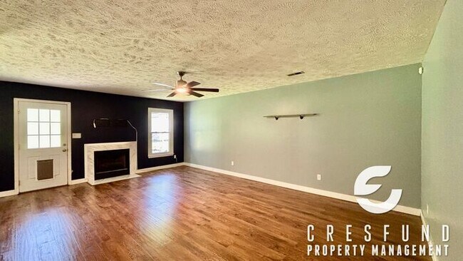 Building Photo - Charming 3 Bedroom, 2 Bath AVAILABLE NOW!