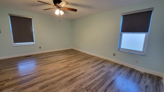 Building Photo - 7611 Blossomview Ct. - 3 bedroom 2 bath ra...