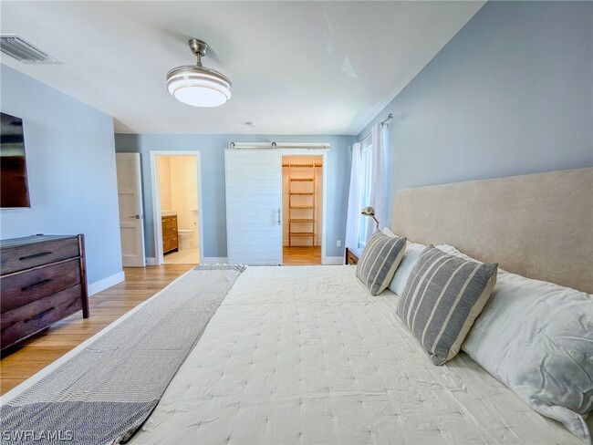 Building Photo - 1910 Gulf Shore Blvd N