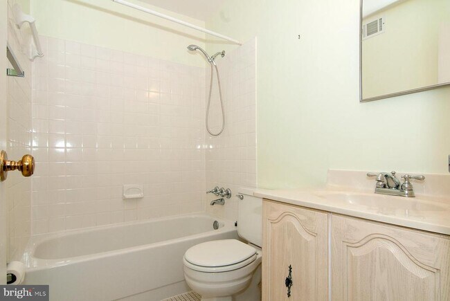 Building Photo - 11400 Dorchester Ln