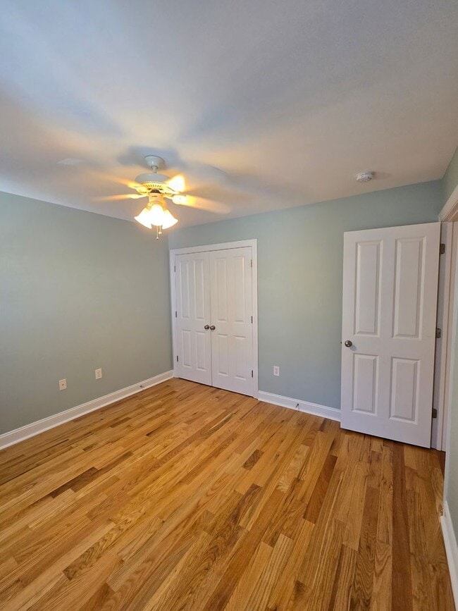 Building Photo - TOWNHOMES AT HOLLY GLEN - Gorgeous townhom...