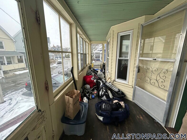 Building Photo - 4 Barstow St